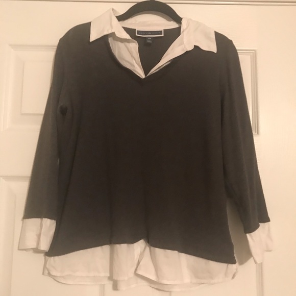 Women’s blouse - Picture 1 of 4